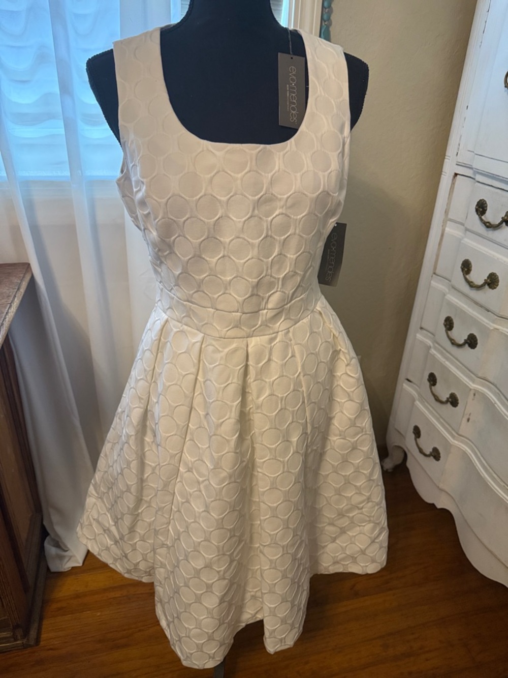 White Textured Fit & Flare Dress by Eva Mendes NWT Size 4 Spring Summer Party